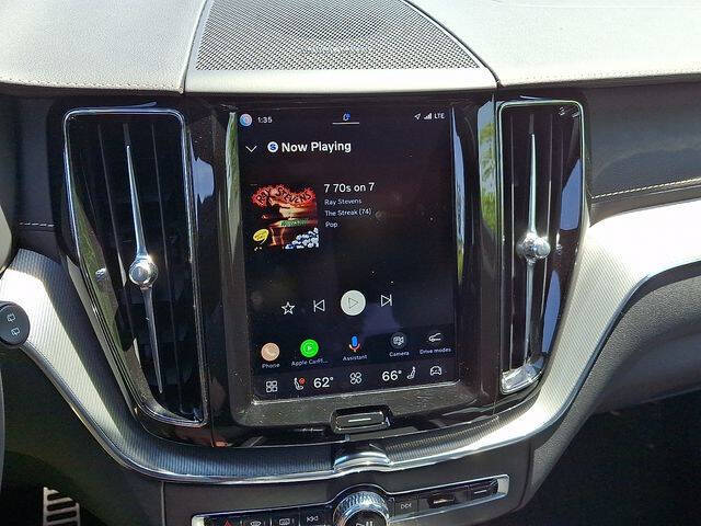 2022 Volvo XC60 Recharge T8 R-Design