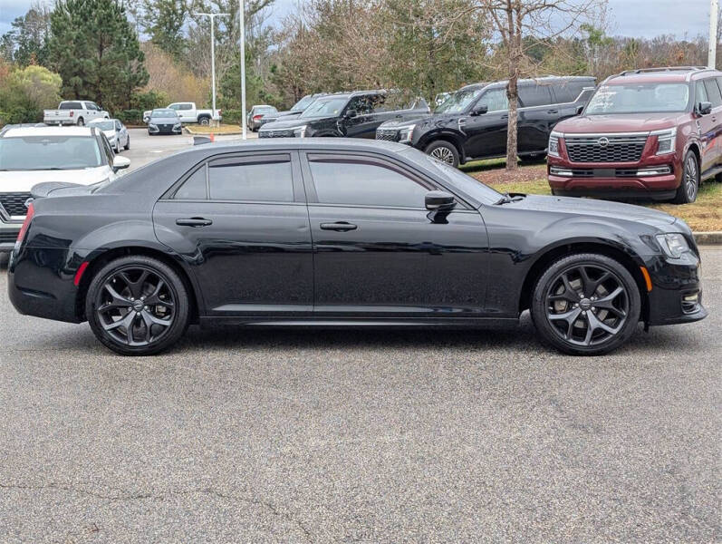 2022 Chrysler 300 S V8