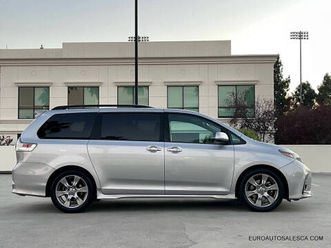 2018 Toyota Sienna SE Premium 8-Passenger