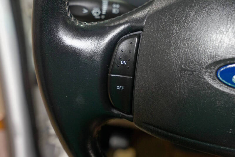 2002 Ford E-Series E-150