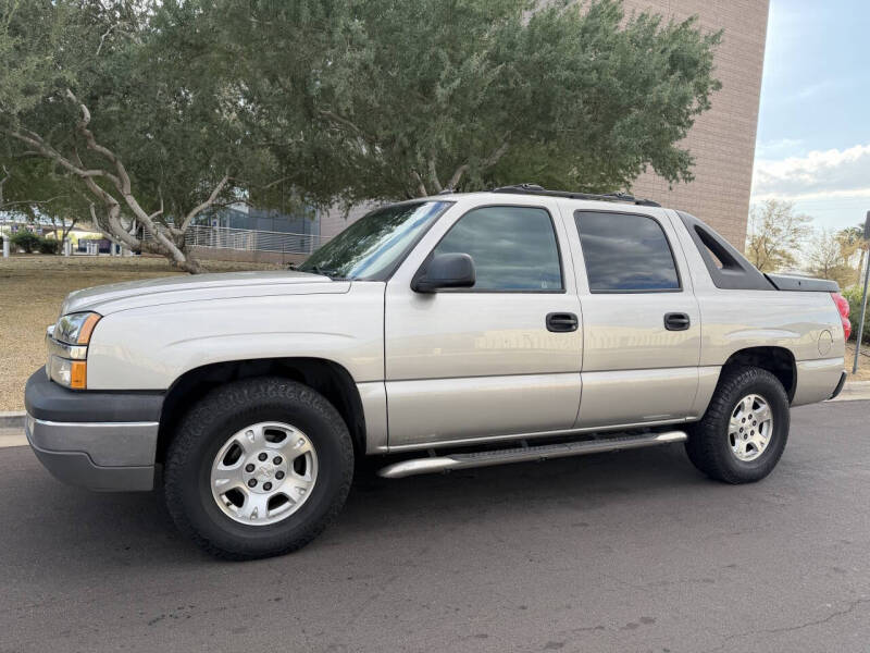 2004 Chevrolet Avalanche Base
