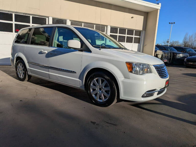 2014 Chrysler Town and Country for sale at Legacy Auto Sales LLC in Seattle WA