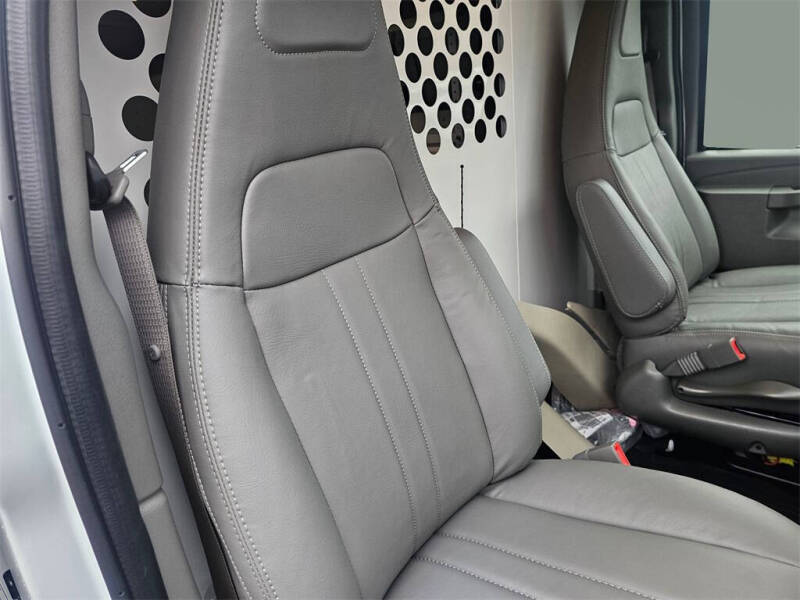 2025 Chevrolet Express 2500