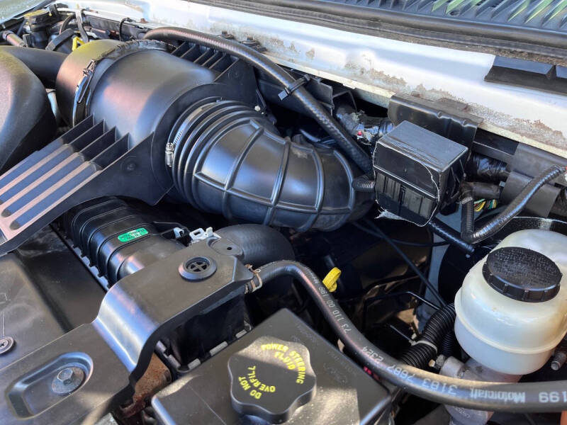 2004 Ford E-Series E-350 SD