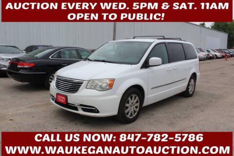 2014 Chrysler Town and Country for sale at Waukegan Auto Auction in Waukegan IL