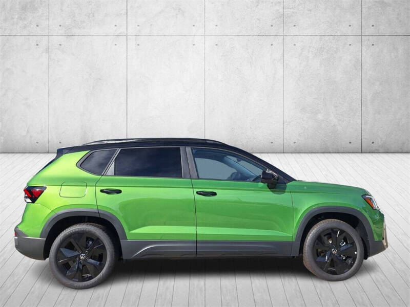 2026 Volkswagen Taos SE Black