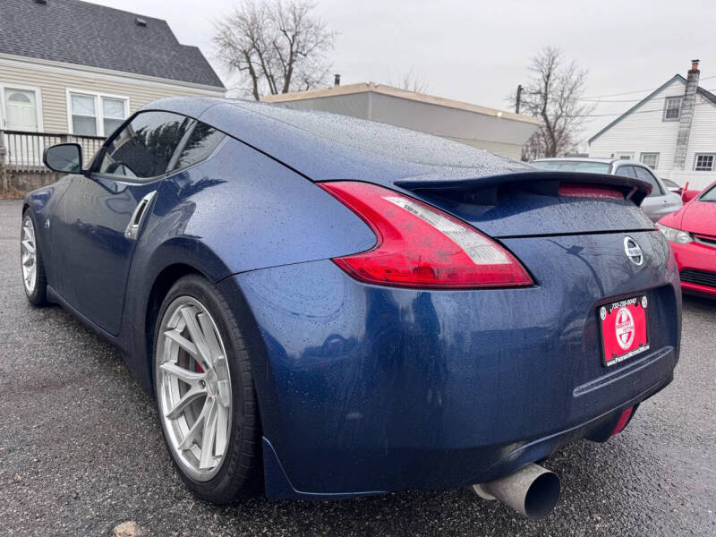 2014 Nissan 370Z Coupe Touring photo 5