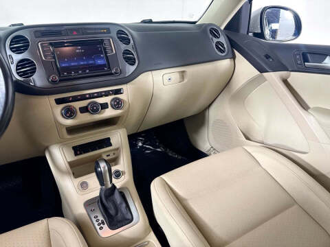 2017 Volkswagen Tiguan 2.0T Limited S 4Motion