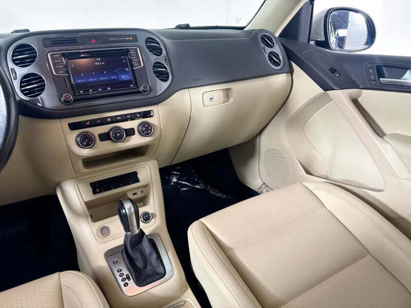 2017 Volkswagen Tiguan 2.0T Limited S 4Motion