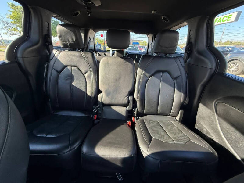 2020 Chrysler Pacifica Touring L 35th Anniversary
