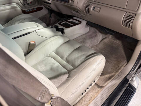 2000 Cadillac Escalade