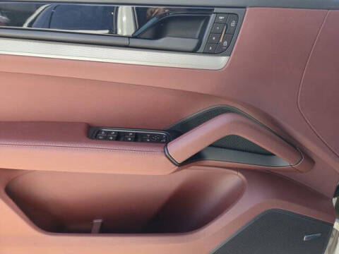 2025 Porsche Cayenne E-Hybrid