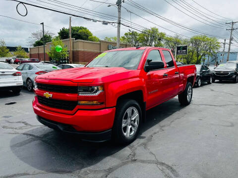 2017 Chevrolet Silverado 1500 for sale at EZ Cars in Lowell MA