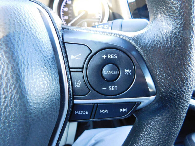 2022 Toyota Camry Hybrid LE