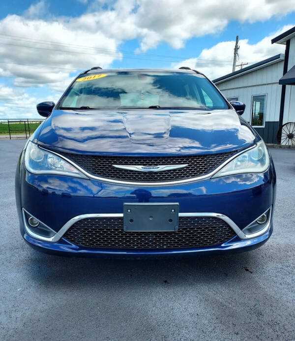 2017 Chrysler Pacifica Touring-L