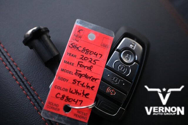 2025 Ford Explorer ST-Line
