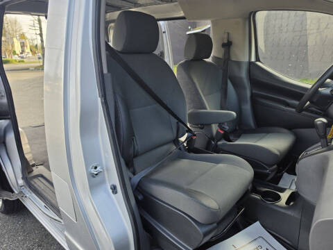2017 Nissan NV200 SV