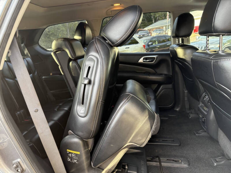 2017 Nissan Pathfinder SL