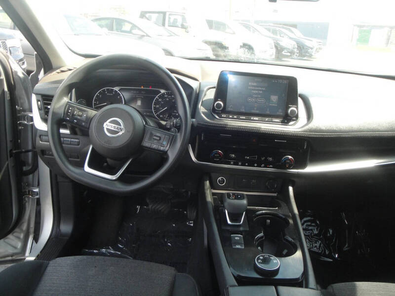 2021 Nissan Rogue SV