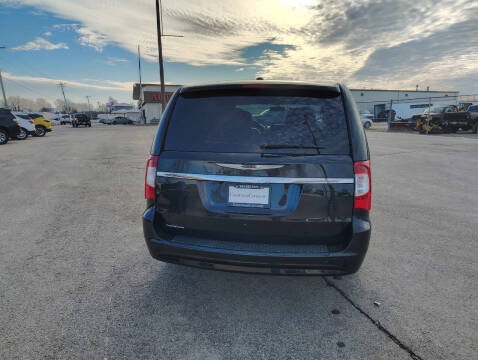 2014 Chrysler Town and Country S