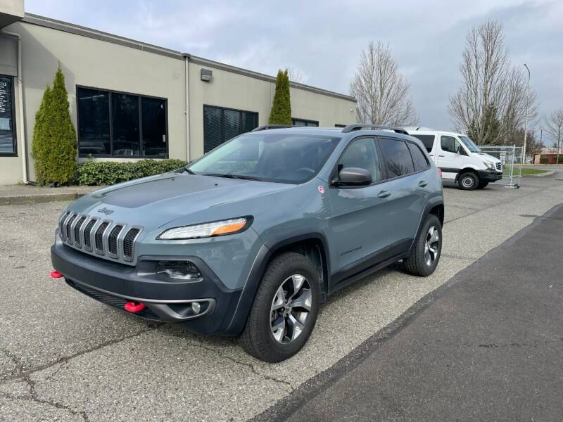 2015 Jeep Cherokee for sale at King Crown Auto Sales LLC in Federal Way WA