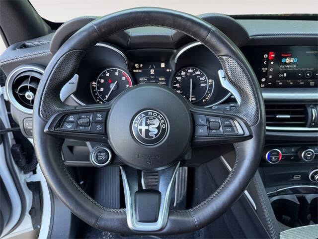 2022 Alfa Romeo Stelvio Veloce