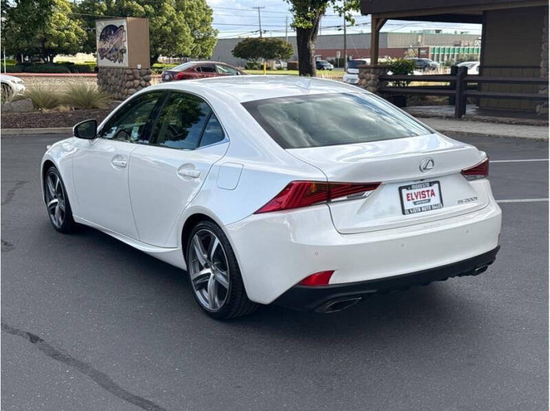 2017 Lexus IS 200t