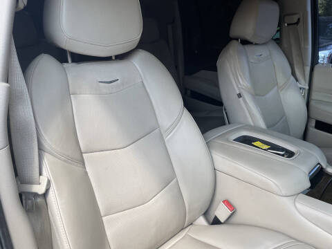 2018 Cadillac Escalade ESV Luxury