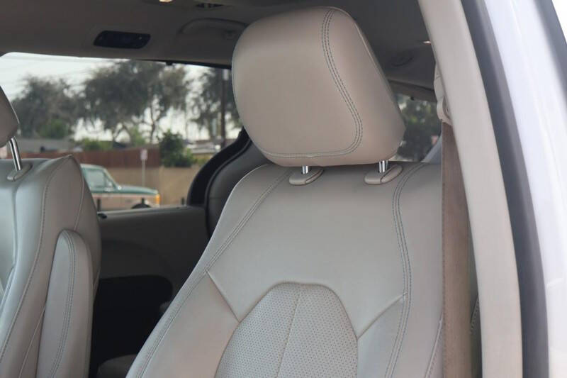 2018 Chrysler Pacifica Hybrid Touring L