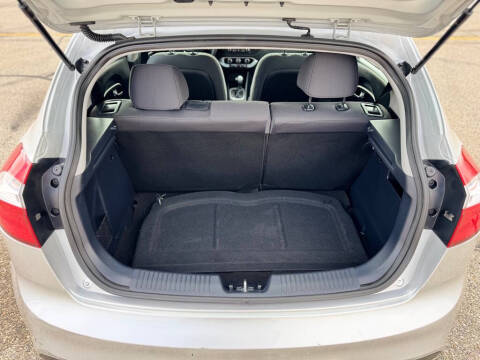 2015 Kia Rio 5-Door LX