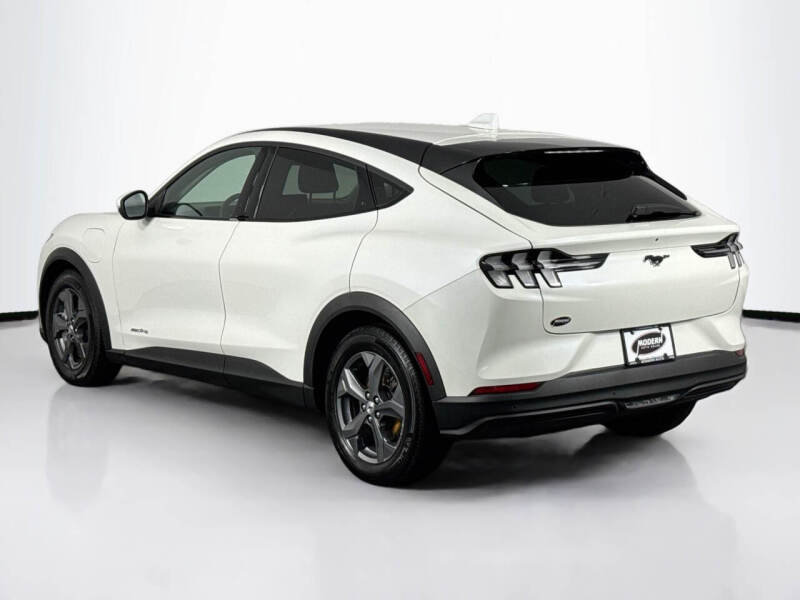2022 Ford Mustang Mach-E Select