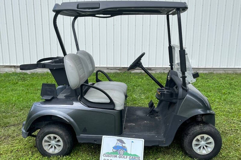 2019 E-Z-GO RXV