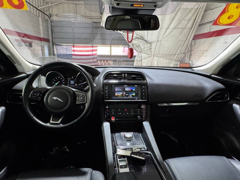 2018 Jaguar F-PACE 30t Premium