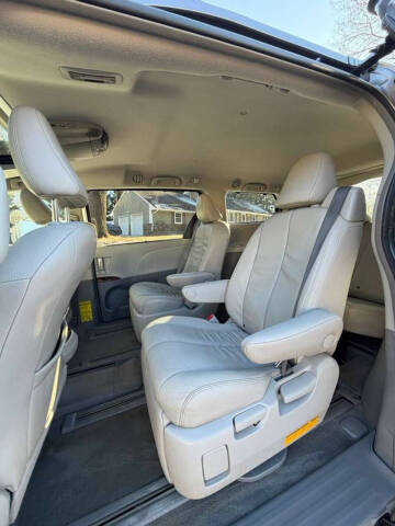 2014 Toyota Sienna XLE 7-Passenger
