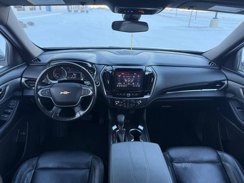 2022 Chevrolet Traverse LT Cloth