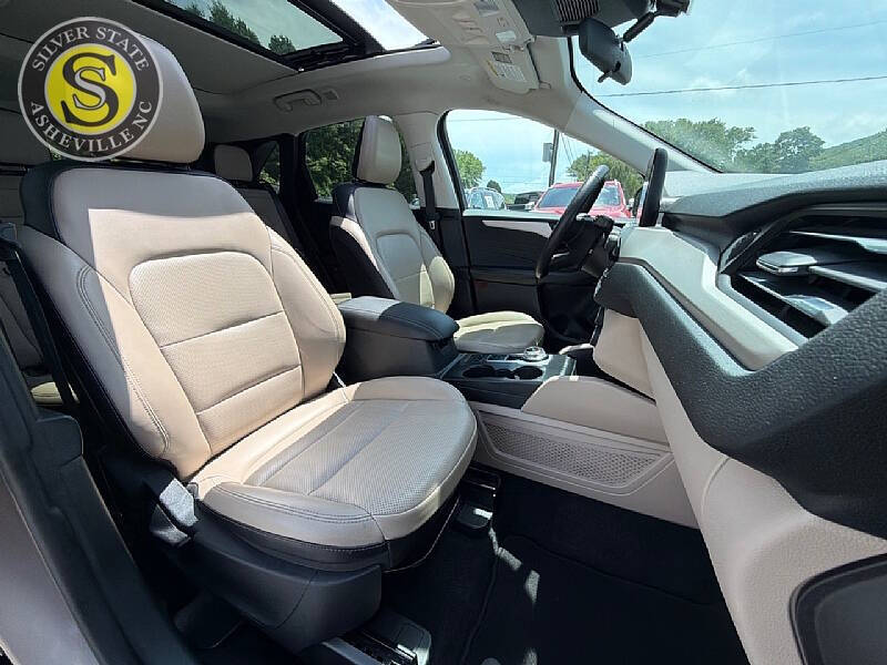 2021 Ford Escape SEL