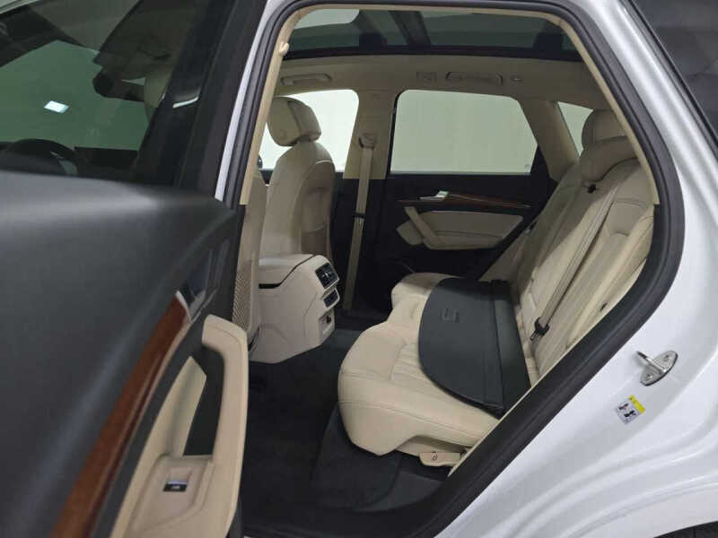 2023 Audi Q5 quattro Premium 40 TFSI