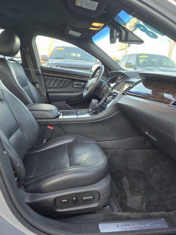 2017 Ford Taurus Limited