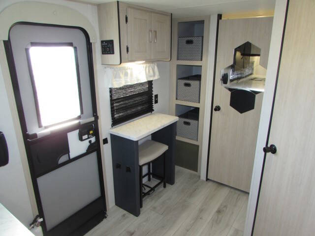 2025 Forest River AVENGER 25