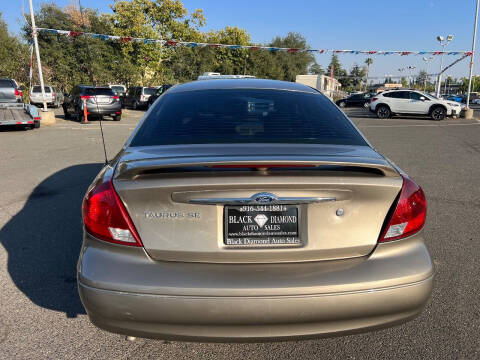2003 Ford Taurus SE