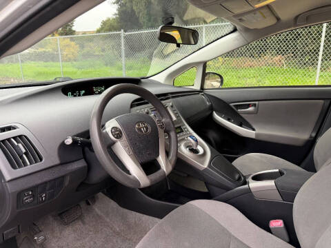 2012 Toyota Prius Two