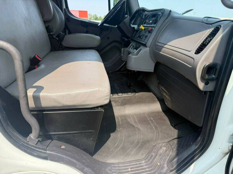 2016 Freightliner M2 106