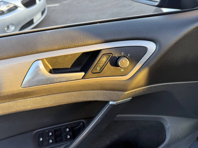 2015 Volkswagen Golf TSI SE