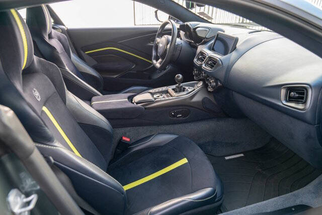 2020 Aston Martin Vantage 28