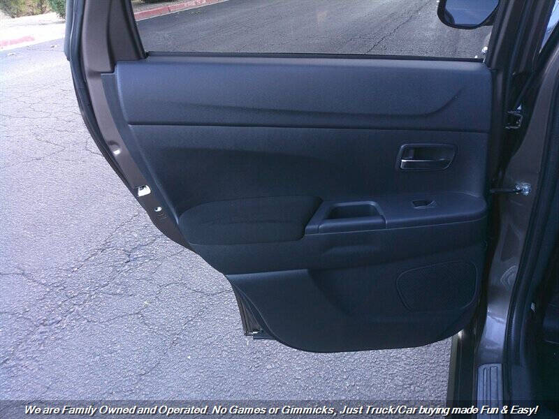 2017 Mitsubishi Outlander Sport LE