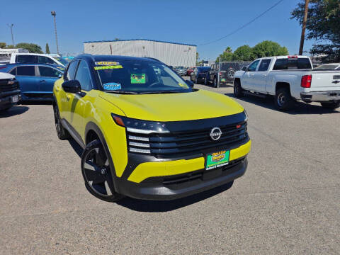 2025 Nissan Kicks SR