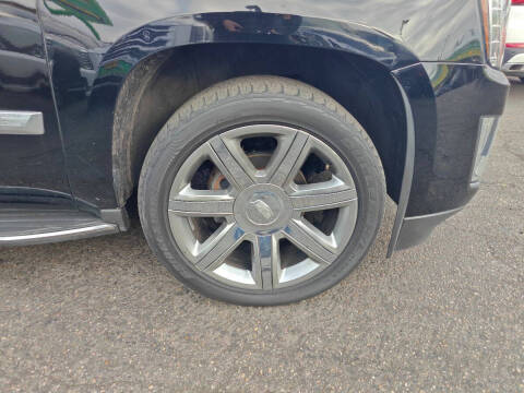 2016 Cadillac Escalade Luxury Collection