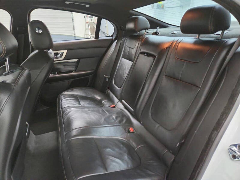 2015 Jaguar XF 3.0 Sport