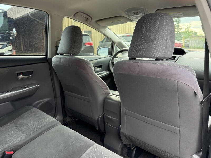 2013 Toyota Prius v Two