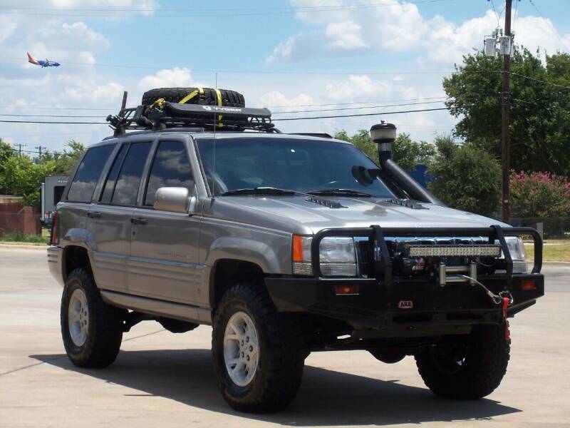 1997 Jeep Grand Cherokee for sale at Auto Starlight in Dallas TX